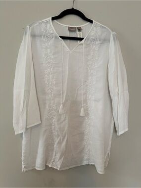 Chico’s White Embroidered Peasant Blouse